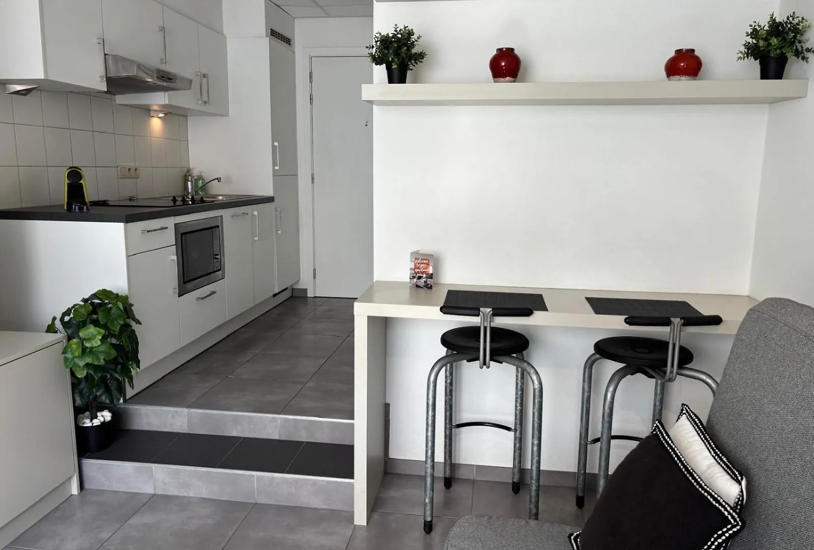 Charming Studio In Central Brussels - Walk Everywhere!