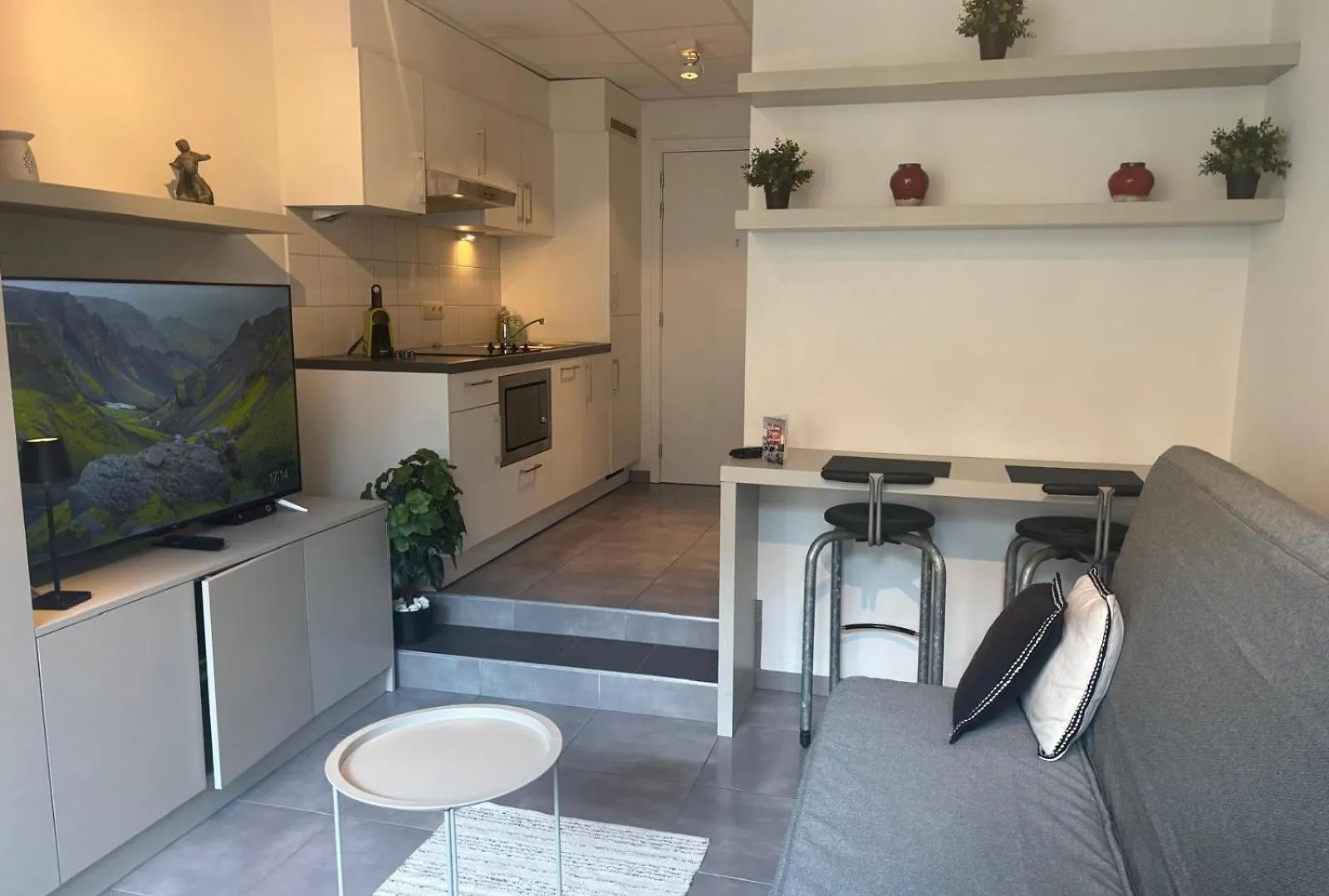 Charming Studio In Central Brussels - Walk Everywhere!