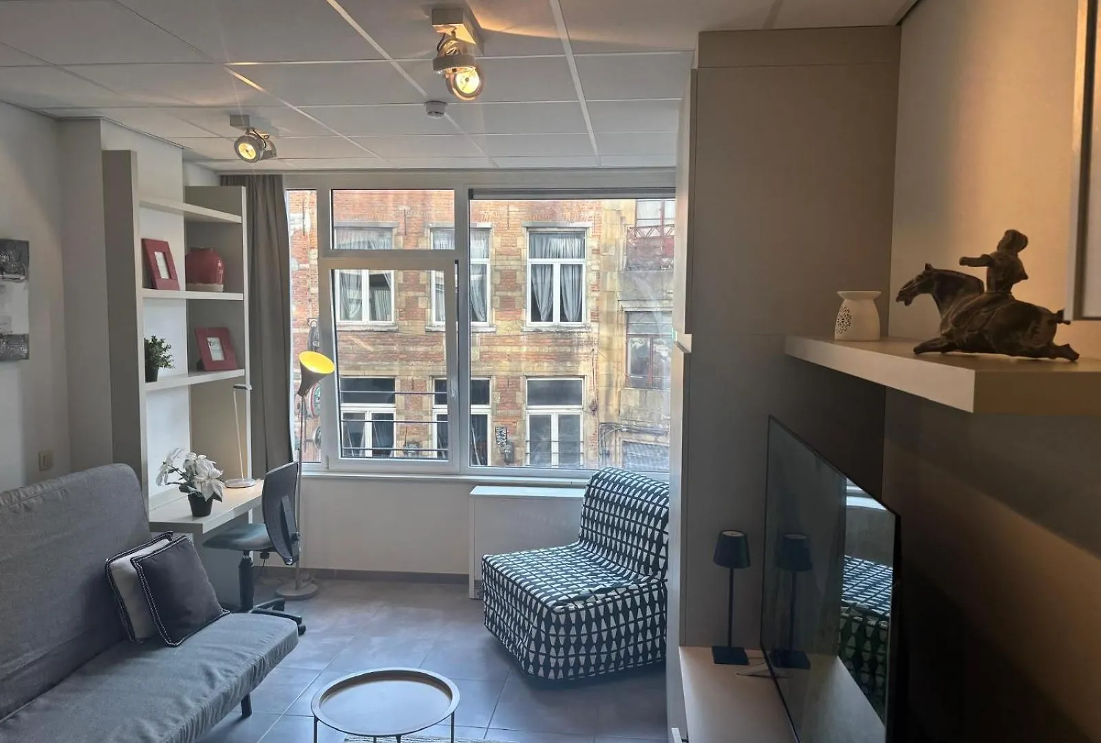 Apartment Charming Studio In Central Brussels - Walk Everywhere!